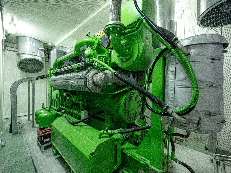 轉廢為能! 八里污水廠沼氣發電機，年產540萬度綠電
